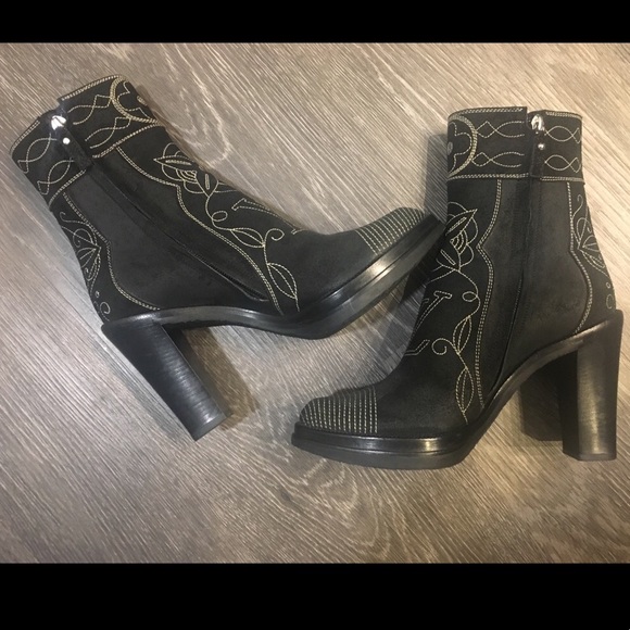 Louis Vuitton stitched bootie - Picture 6 of 8